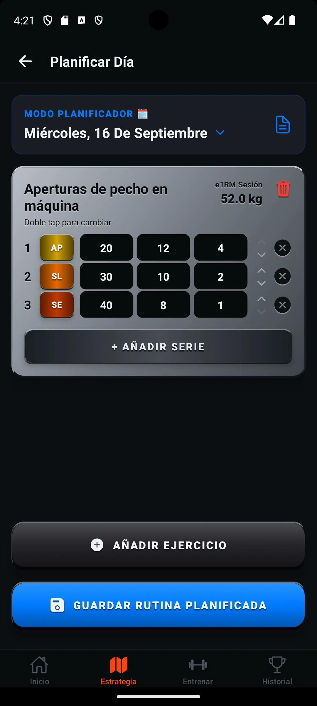 Tarjeta de Aperturas de pecho en máquina con tres series completas: AP 20 kg por 12 repeticiones RIR 4, SL 30 kg por 10 RIR 2, SE 40 kg por 8 RIR 1.